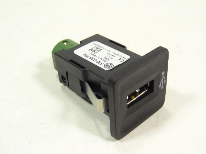 510 035 726 — USB порт без крышечки